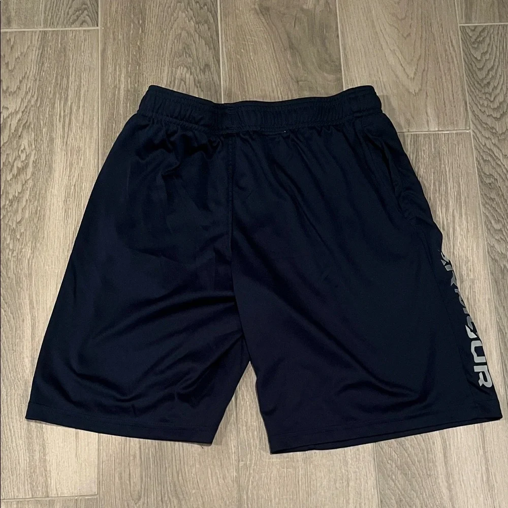 Under Armour Boys Navy Shorts Size: L